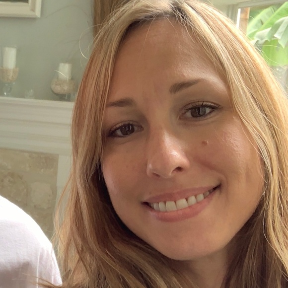 Meet your Posher, Andrea - Picture 1 of 1